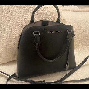 Michael Kors- medium tote black with detachable strap